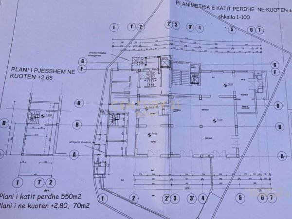 Tirane, jap me qera ambjent biznesi , 984 m² 20.000 € (BLV. &quot;BAJRAM CURRI&quot;,)