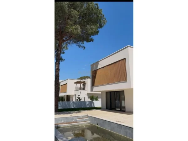 Durres, shitet Vile 4+1 , 617 m² 980.000 € (GJIRI I LALEZIT)