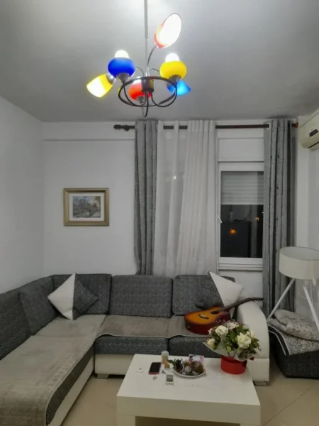 Tirane, jepet me qera apartament 1+1 Kati 3, 51 m² (Astir)