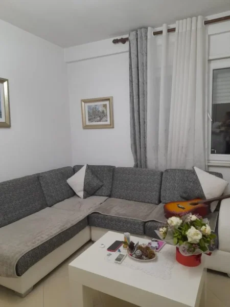 Tirane, jepet me qera apartament 1+1 Kati 3, 51 m² (Astir)