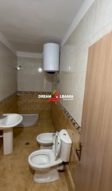 Tirane, jepet me qera apartament 2+1 , 100 m² 400 € 