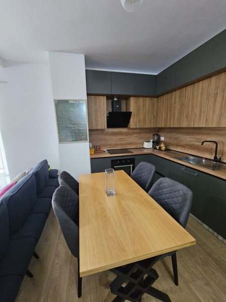 Tirane, jepet me qera apartament 2+1+Aneks+Ballkon Kati 4, 100 m² 600 € (rruga siri kodra)