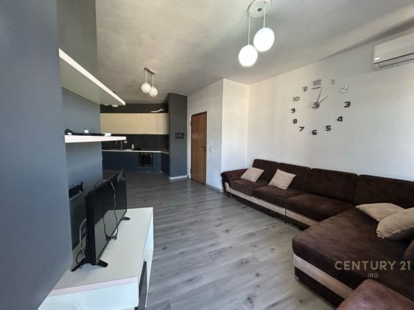 Tirane, jepet me qera apartament 2+1 Kati 8, 85 m² 450 € (kompleksi Fratari, Astir)
