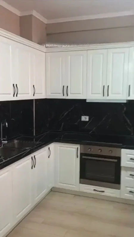 Tirane, jepet me qera apartament 1+1 Kati 3, 70 m² 450 € (Astir , Prane Green City)