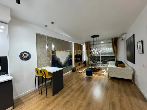 Tirane, jepet me qera apartament 2+1 Kati 6, 110 m² 900 € (Komuna e Parisit)