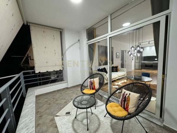 Tirane, jepet me qera apartament 2+1 Kati 6, 110 m² 900 € (Komuna e Parisit)
