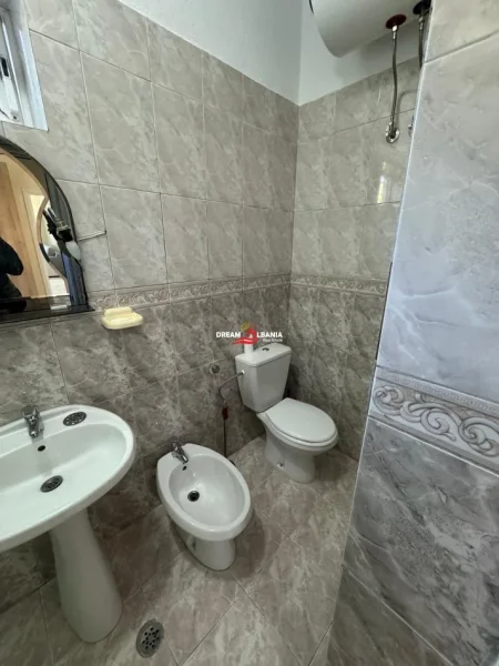 Tirane, jepet me qera apartament 2+1 , 100 m² 550 € 