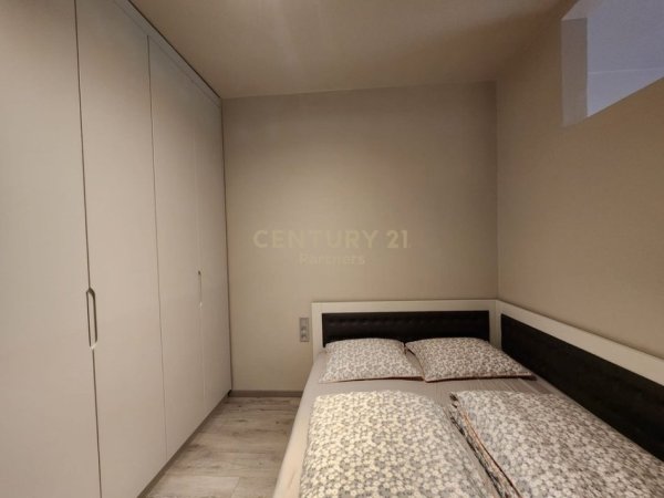 Tirane, jap me qera apartament 1+1 , 105 m² 650 € (Kopshti Botanik Zoologjik)
