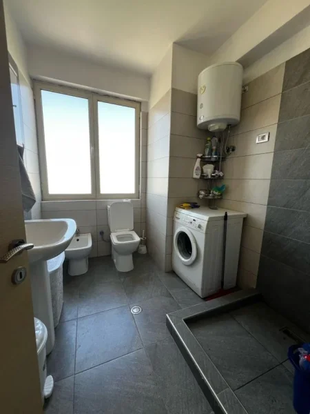 Tirane, shitet apartament 2+1+Aneks+Ballkon Kati 5, 112 m² 135.000 € (laprake)