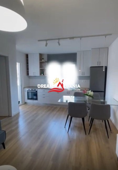 Tirane, jepet me qera apartament 1+1 , 70 m² 700 € 