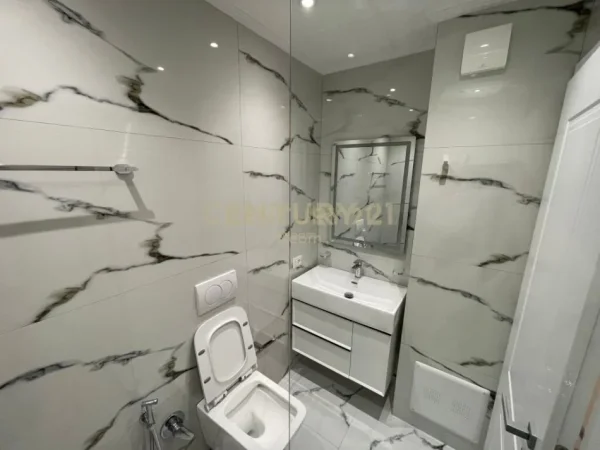 Tirane, jap me qera apartament 2+1+2+ 2 POSTE PARKIMI , 114 m² 1.200 € (Liqeni i Thatë)