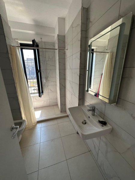 Tirane, jepet me qera apartament 2+1 Kati 6, 100 m² 600 € (Karl gega stacioni trenit)
