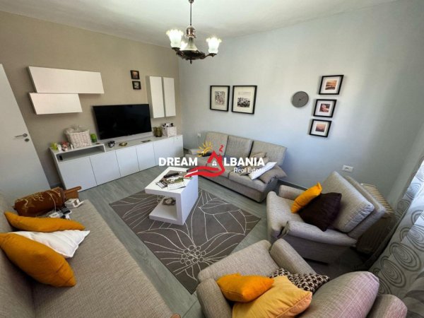 Tirane, jepet me qera apartament 1+1 , 65 m² 600 € 
