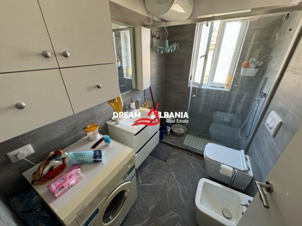 Tirane, jepet me qera apartament 1+1 , 65 m² 600 € 