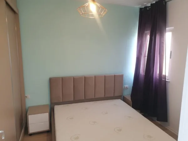 Tirane, jepet me qera apartament 1+1+Ballkon Kati 11, 70 m² 470 € (Fusha e Aviacionit)