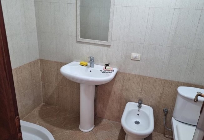 Tirane, jepet me qera apartament 2+1+Ballkon Kati 5, 100 m² 460 € (ASTIR)