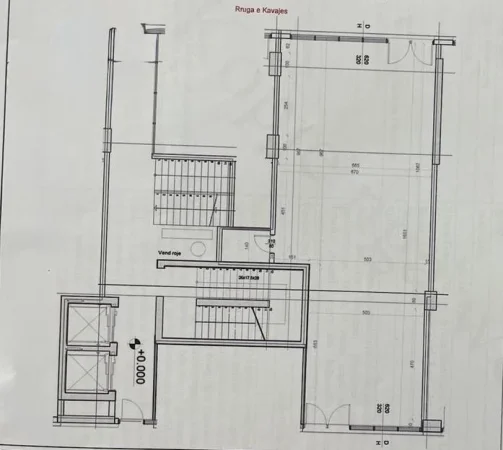 Tirane, jap me qera ambjent biznesi , 121 m² 3.500 € (Rruga e Kavajës)