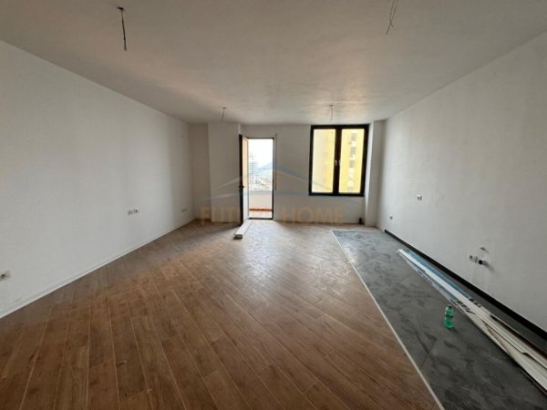 Durres, shitet apartament 2+1 Kati 7, 112 m² 300.000 € (Vollga)