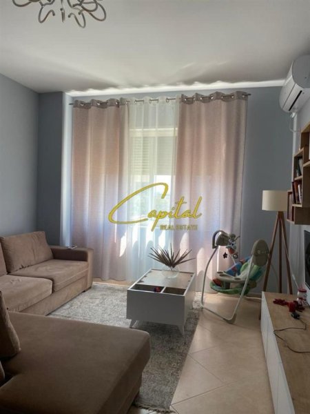 Tirane, shitet apartament 1+1 Kati 1, 82 m² 98.000 € (FRESKU)