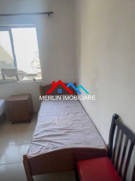Tirane, jepet me qera apartament 1+1+Ballkon Kati 4, 54 m² 350 € (RRUGA ARKITEKT KASEMI)
