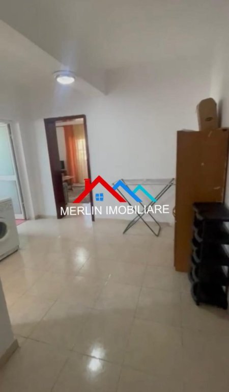 Tirane, jepet me qera apartament 1+1+Ballkon Kati 4, 54 m² 350 € (RRUGA ARKITEKT KASEMI)