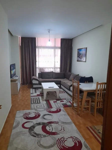 Tirane, jepet me qera apartament 2+1+Aneks+Ballkon Kati 3, 90 m² 400 € (Bulevardi Migjeni)