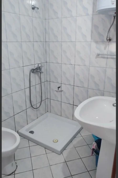 Vlore, shitet garsonier 1+1 Kati 3, 50 m² 98.000 € (VLORE)