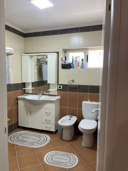 Tirane, shitet apartament 3+1+Ballkon Kati 4, 123 m² 219.000 € (kavajes)