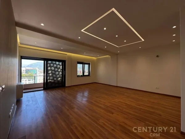 Tirane, shes apartament 3+1+2 , 147 m² 400.000 € (Zogu I Zi)