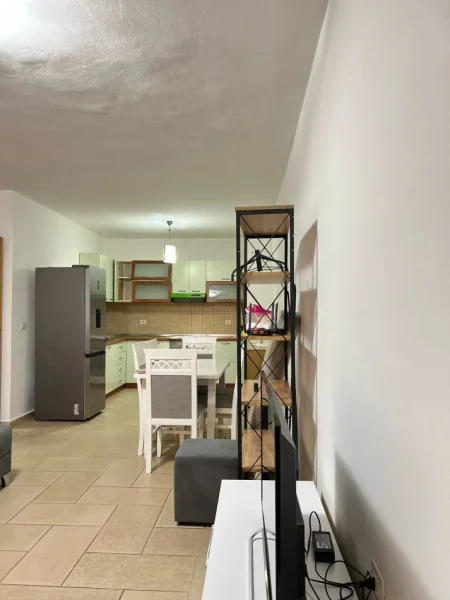 Tirane, jepet me qera apartament 2+1+Ballkon Kati 7, 100 m² 600 € (ZEF JUBANI)
