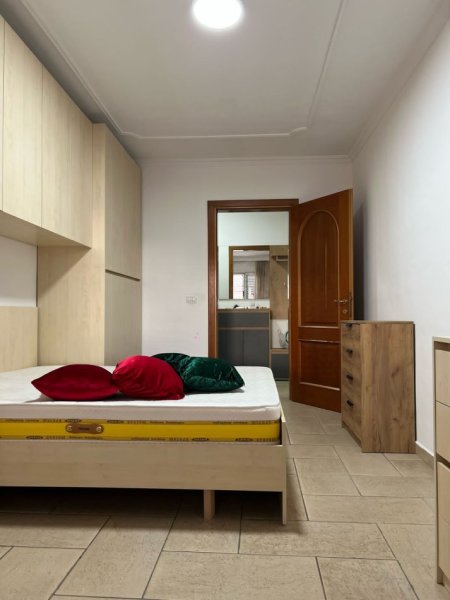 Tirane, jepet me qera apartament 2+1+Ballkon Kati 7, 100 m² 600 € (ZEF JUBANI)