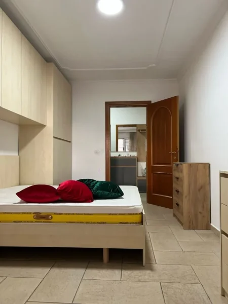 Tirane, jepet me qera apartament 2+1+Ballkon Kati 7, 100 m² 600 € (ZEF JUBANI)