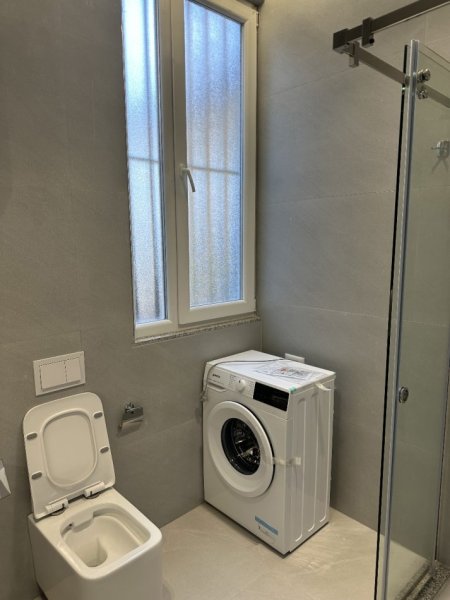 Tirane, jepet me qera apartament 1+1 Kati 4, 68 m² 500 € (Don bosko)