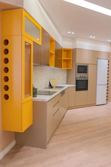 Tirane, jepet me qera apartament 2+1+Ballkon Kati 2, 126 m² 900 € (KODRA E DIELLIT 2)