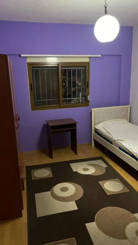 Tirane, jepet me qera apartament 2+1+Ballkon Kati 4, 95 m² 600 € (Ibrahim Kodra)