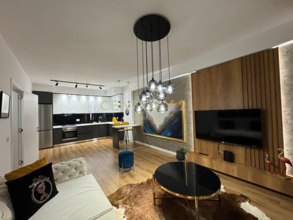 Tirane, jepet me qera apartament 2+1+post parkimi Kati 6, 110 m² 900 € (Komuna e Parisit)
