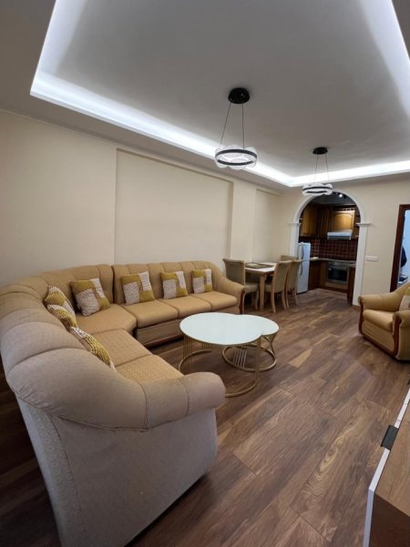 Tirane, jepet me qera apartament 1+1+Aneks+Ballkon Kati 1, 68 m² 600 € (Pazari i Ri)