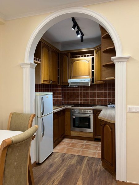 Tirane, jepet me qera apartament 1+1+Aneks+Ballkon Kati 1, 68 m² 600 € (Pazari i Ri)