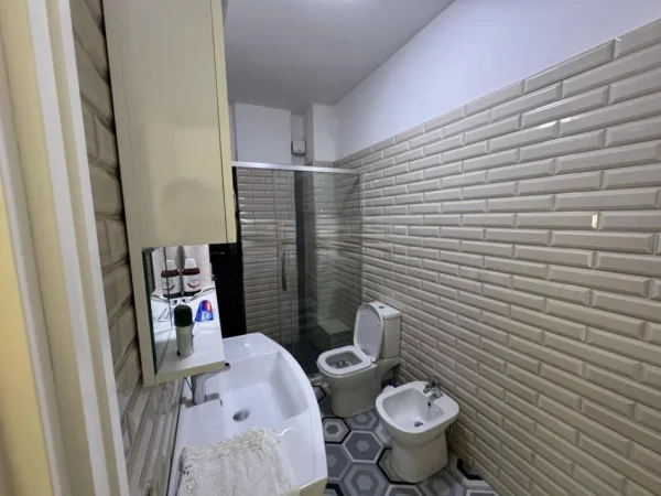 Tirane, shitet apartament 1+1 Kati 4, 53 m² 70.000 € 
