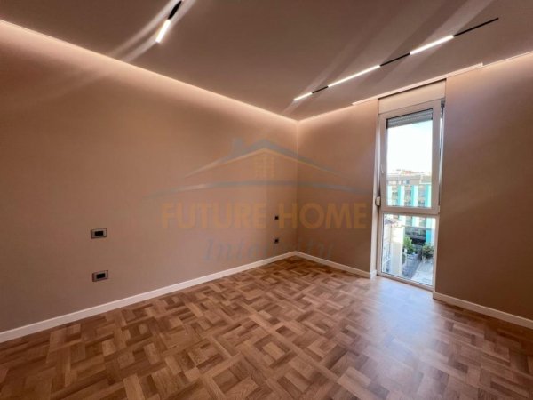 Tirane, jepet me qera apartament 3+1 Kati 7, 120 m² 1.800 € (Ambasador 1, në Bllok)
