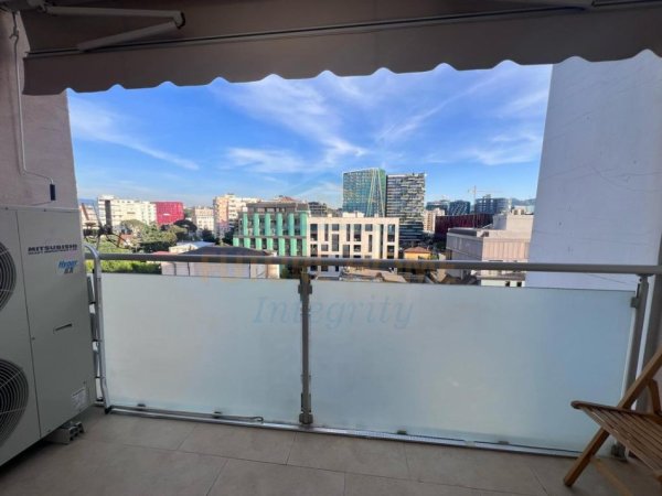 Tirane, jepet me qera apartament 3+1 Kati 7, 120 m² 1.800 € (Ambasador 1, në Bllok)