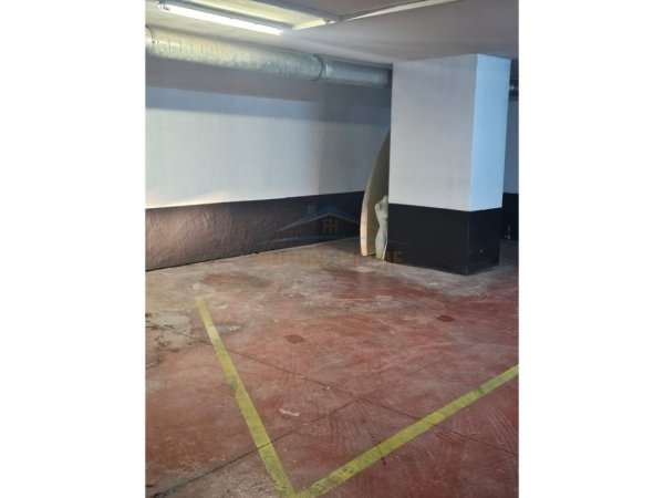 Tirane, jepet me qera apartament 3+1 Kati 7, 120 m² 1.800 € (Ambasador 1, në Bllok)