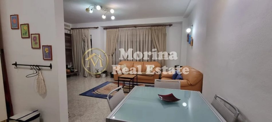 Tirane, jepet me qera apartament 1+1 Kati 9, 84 m² 700 € (Pazari i Ri)