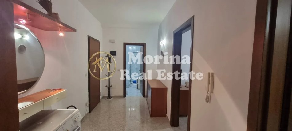 Tirane, jepet me qera apartament 1+1 Kati 9, 84 m² 700 € (Pazari i Ri)
