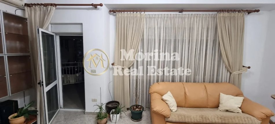 Tirane, jepet me qera apartament 1+1 Kati 9, 84 m² 700 € (Pazari i Ri)