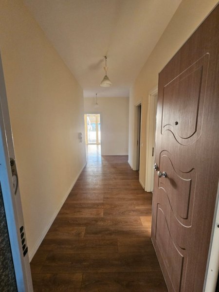 Tirane, jap me qera apartament 1+1 Kati 2, 166 m² 1.500 € 