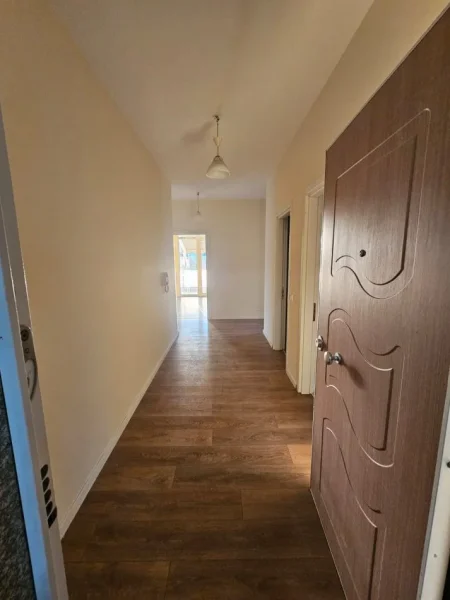 Tirane, jap me qera apartament 1+1 Kati 2, 166 m² 1.500 € 