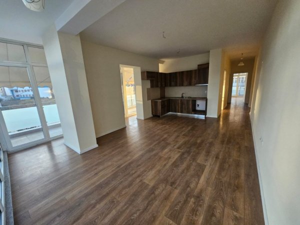 Tirane, jap me qera apartament 1+1 Kati 2, 166 m² 1.500 € 