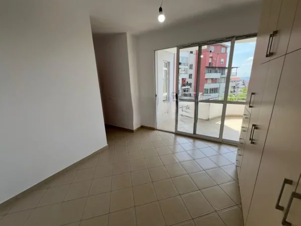 Tirane, shitet apartament 1+1 Kati 4, 64 m² 84.000 € 