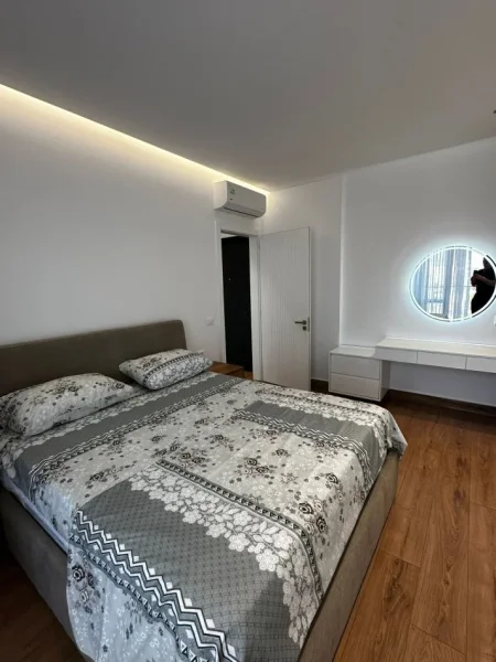 Tirane, jepet me qera apartament 1+1+Ballkon Kati 6, 75 m² 700 € (bulevardi i ri)